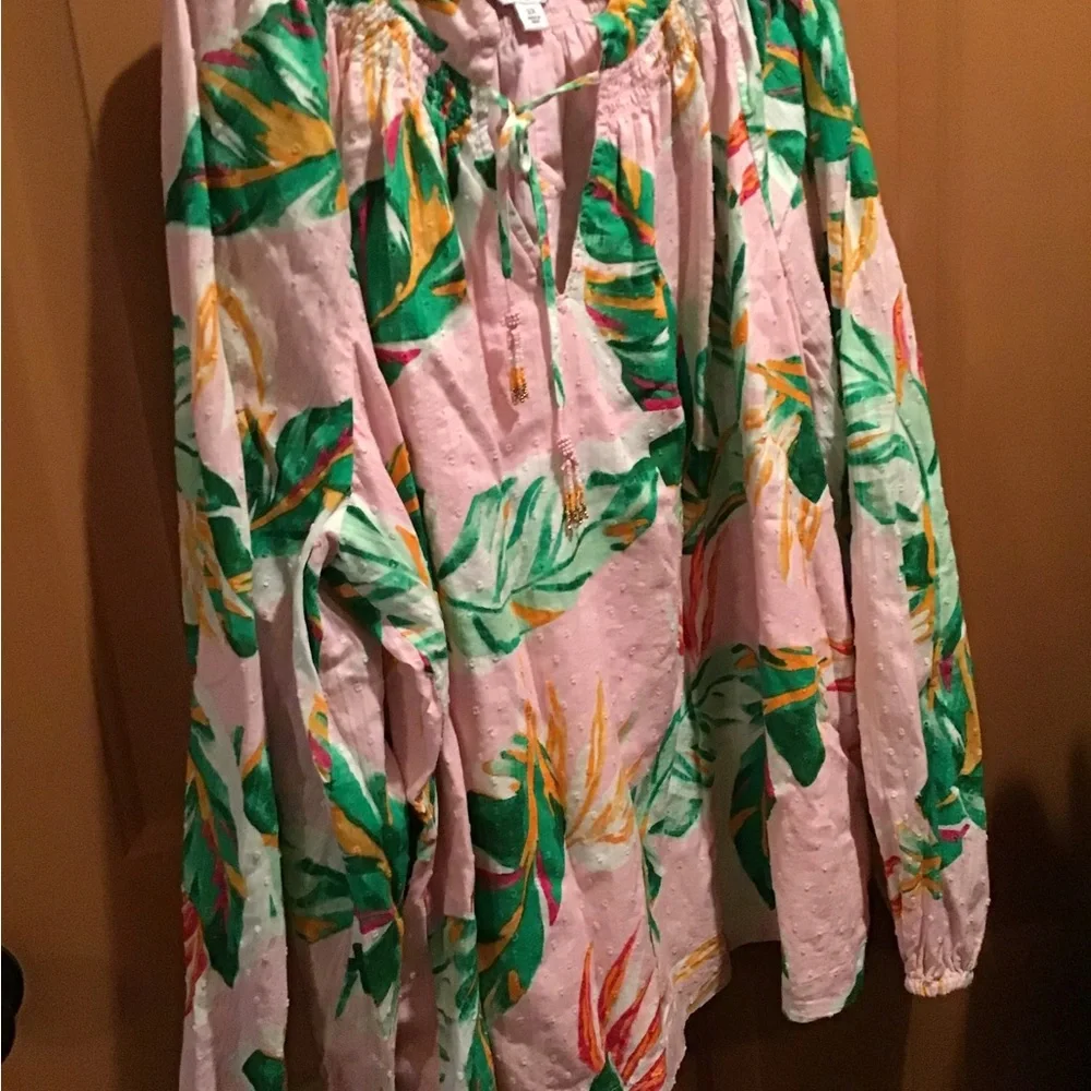 Top - Picture 2 of 2